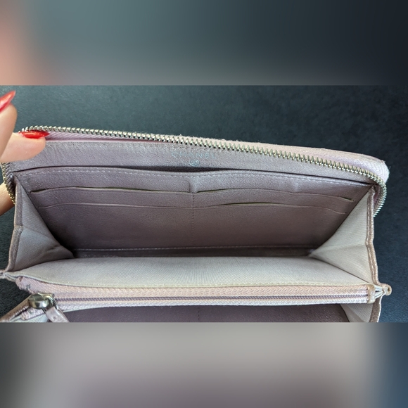 CHANEL Light Pink Metallic Zip Wallet - Picture 2 of 13